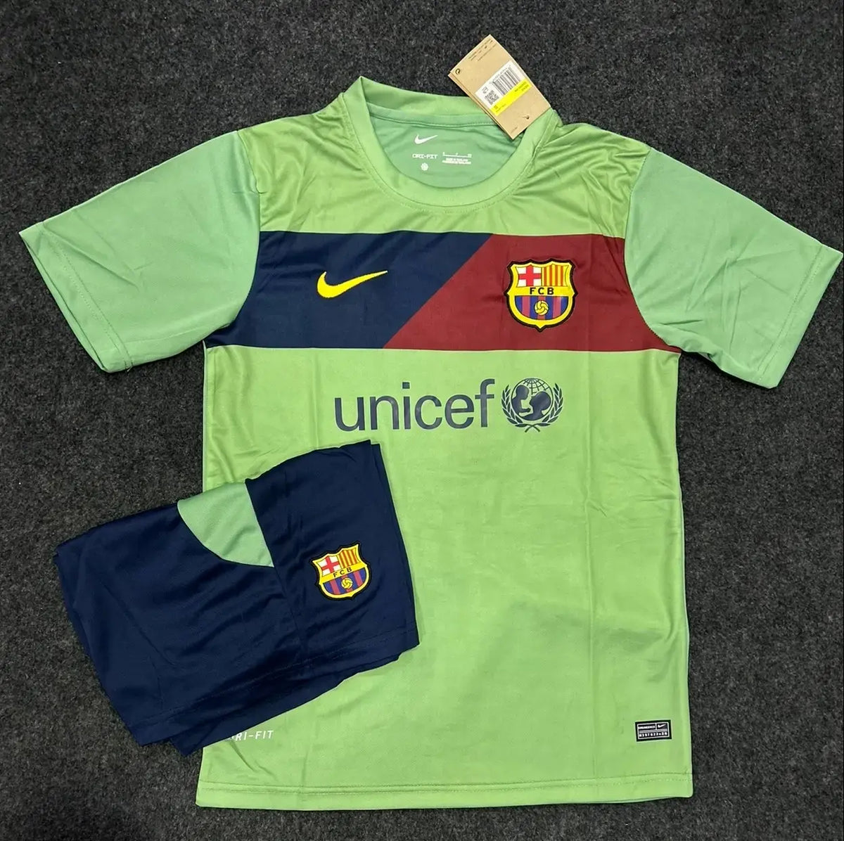 BARCELONA AWAY 2010 -11 RETRO KIT OFFICIAL