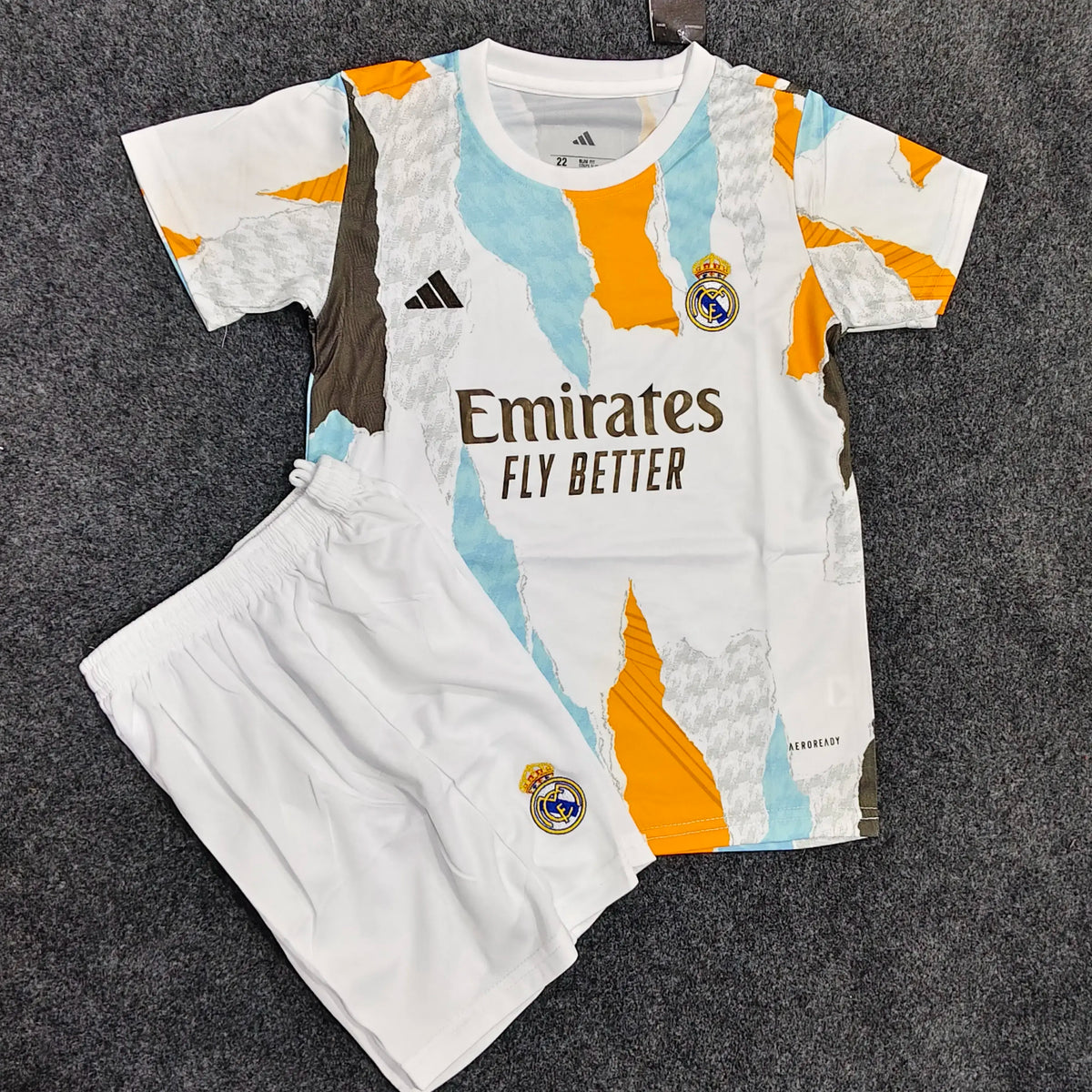 REAL MADRID OFFICIAL TRAINING KIT 2025/26