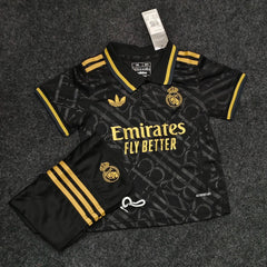 REAL MADRID BLACK AND ICONIC COLLAR KIDS PREMIUM KIT