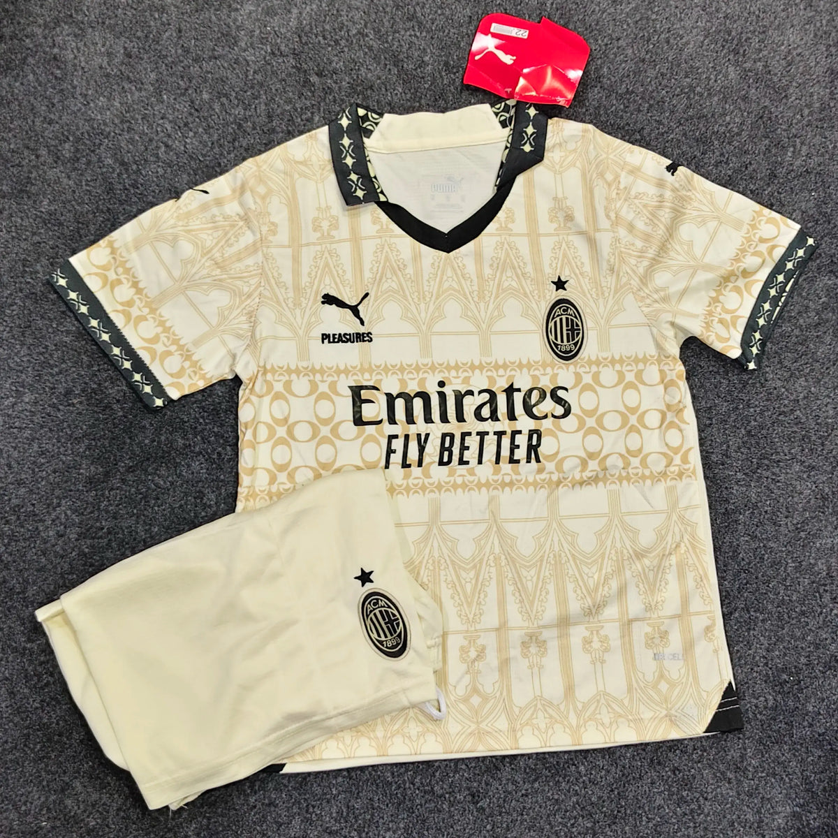 AC MILAN CREAM 4TH 2024/25 OFFICIAL KIDS PREMIUM KIT