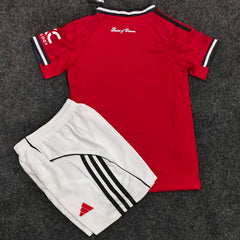MU HOME KIDS PREMIUM KIT 2025/26